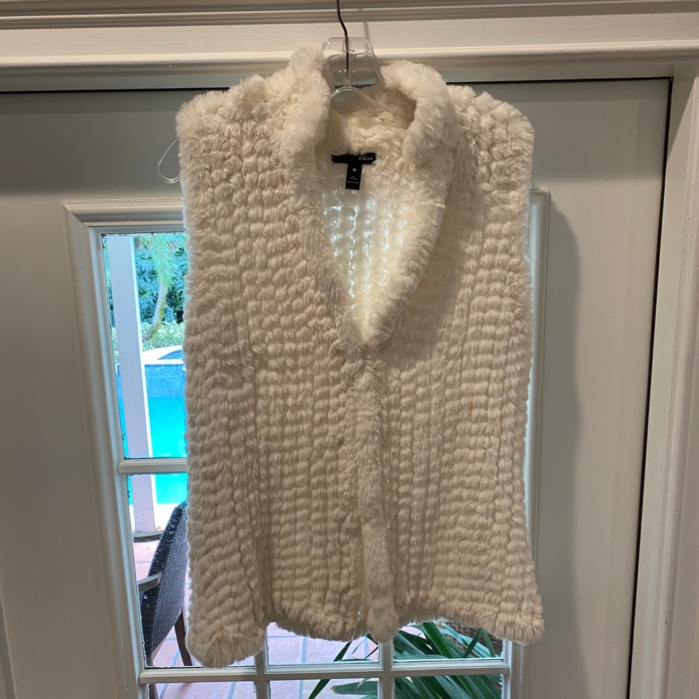 Aqua brand size M cream faux rabbit fur vest.